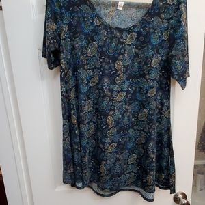 Lularoe medium perfect t